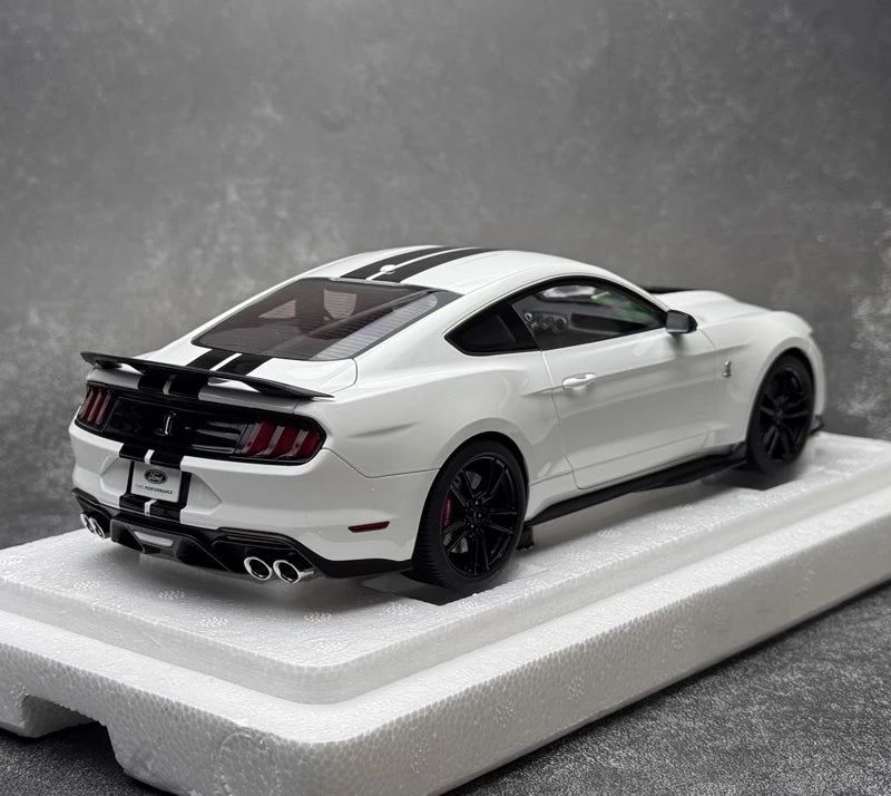 [AutoArt] 1:18 Ford 2020 Mustang Shelby GT500 blanc voiture miniature Die-Cast