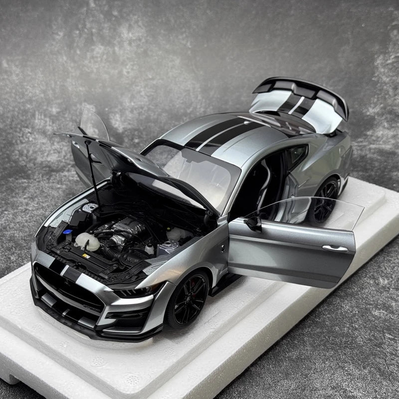 [AutoArt] 1:18 Ford 2020 Mustang Shelby GT500 Silver Model Car Die-Cast