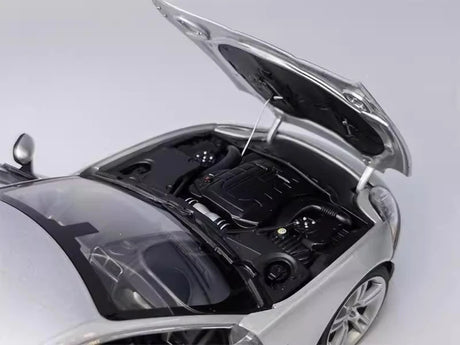 [AutoArt] 1:18 Jaguar 2006 XK Silver Model Car Die-Cast
