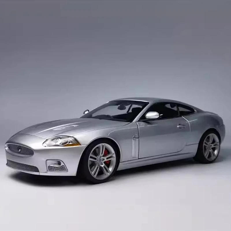 [AutoArt] 1:18 Jaguar 2006 XK Silver Model Car Die-Cast