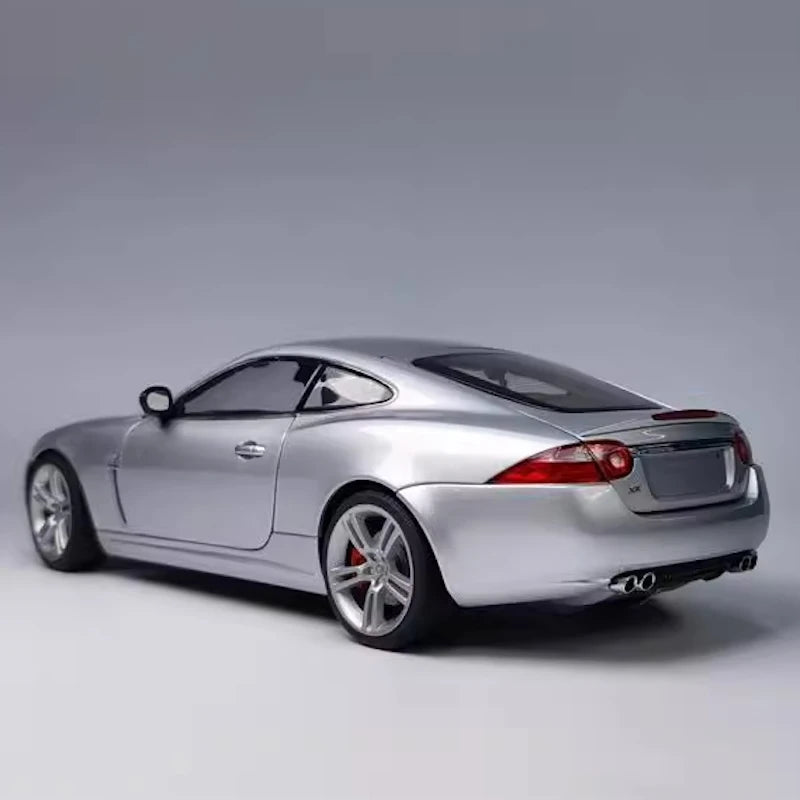 [AutoArt] 1:18 Jaguar 2006 XK Silver Model Car Die-Cast