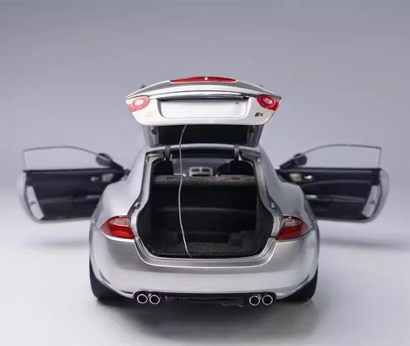 [AutoArt] 1:18 Jaguar 2006 XK Silver Model Car Die-Cast