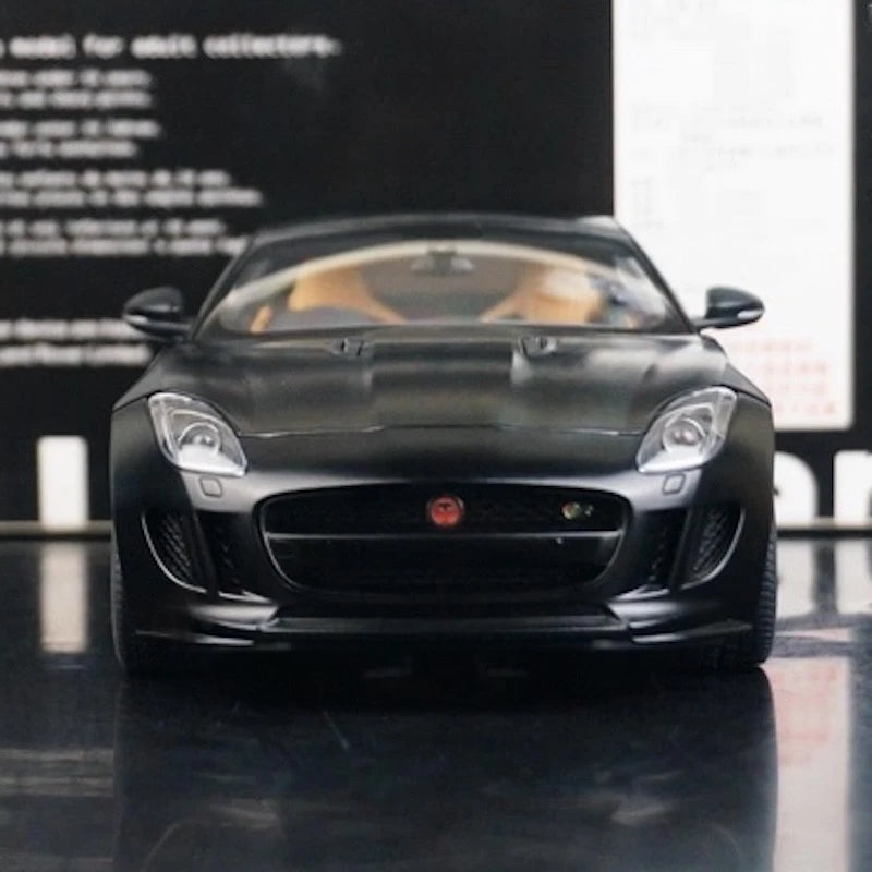 [AutoArt] 1:18 Jaguar 2013 F-Type Black Model Car Die-Cast