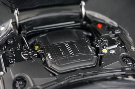 [AutoArt] 1:18 Jaguar 2013 F-Type Black Model Car Die-Cast