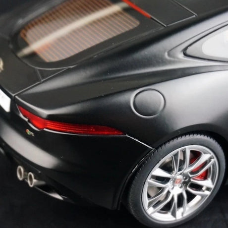 [AutoArt] 1:18 Jaguar 2013 F-Type Black Model Car Die-Cast