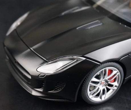 [AutoArt] 1:18 Jaguar 2013 F-Type Black Model Car Die-Cast