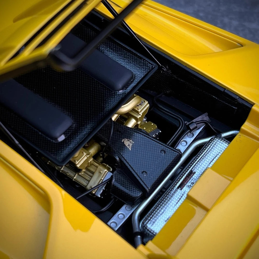 [AutoArt] 1:18 Lamborghini 1994 Diablo SE30 Jota Yellow Model Car Die-Cast
