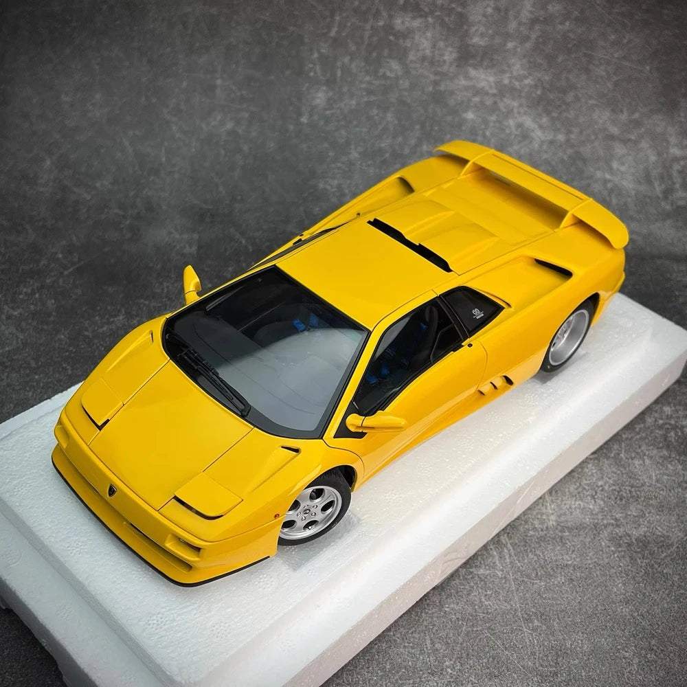 [AutoArt] 1:18 Lamborghini 1994 Diablo SE30 Jota Yellow Model Car Die-Cast