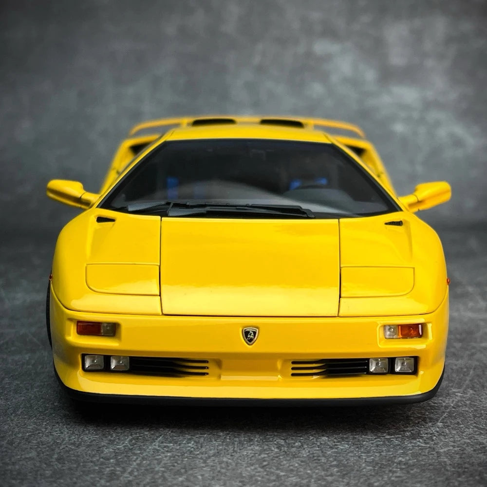 [AutoArt] 1:18 Lamborghini 1994 Diablo SE30 Jota Yellow Model Car Die-Cast