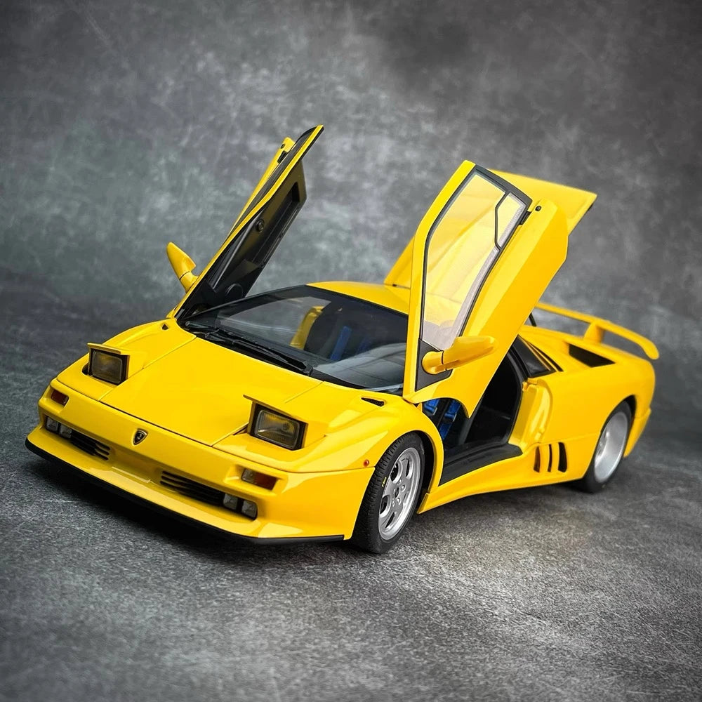 [AutoArt] 1:18 Lamborghini 1994 Diablo SE30 Jota Yellow Model Car Die-Cast