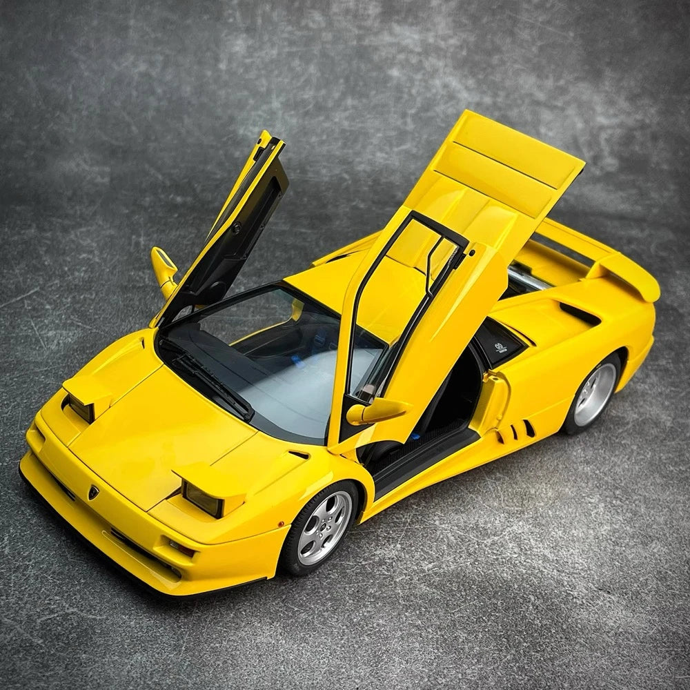 [AutoArt] 1:18 Lamborghini 1994 Diablo SE30 Jota Yellow Model Car Die-Cast