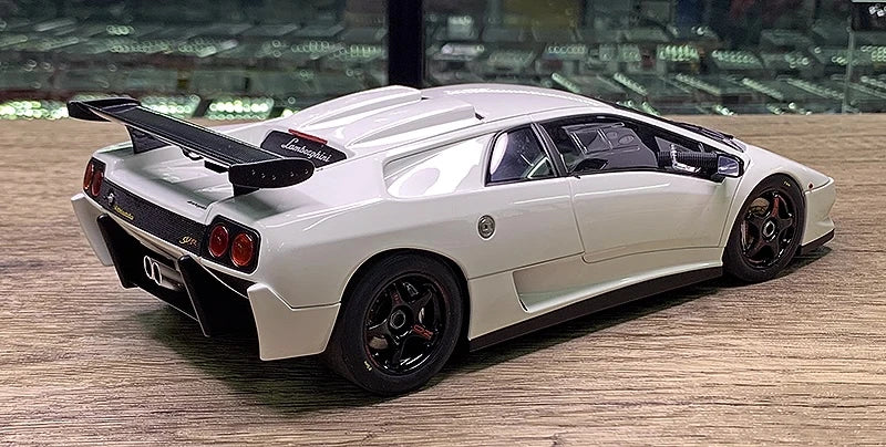 [AutoArt] 1:18 Lamborghini 1999 Diablo SVR White Model Car Die-Cast