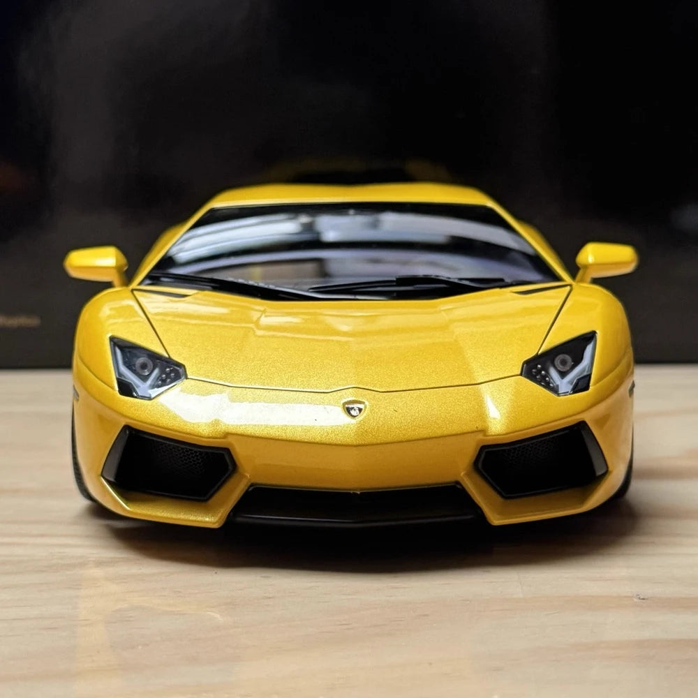 [AutoArt] 1:18 Lamborghini 2011 Aventador LP700-4 geel modelauto Die-Cast