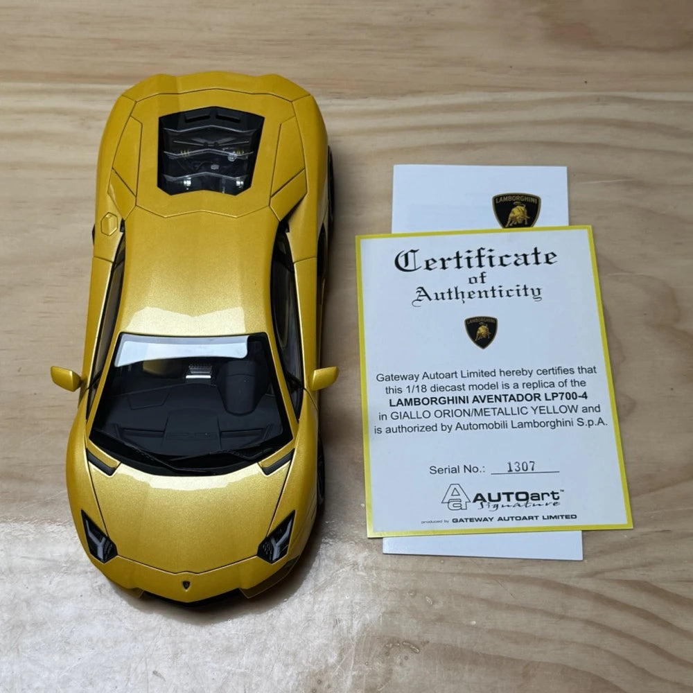 [AutoArt] 1:18 Lamborghini 2011 Aventador LP700-4 Yellow Model Car Die-Cast