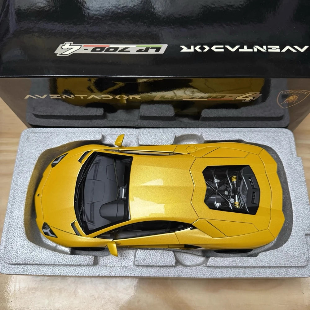 [AutoArt] 1:18 Lamborghini 2011 Aventador LP700-4 Yellow Model Car Die-Cast