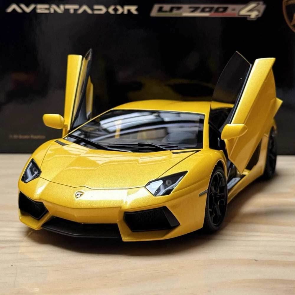 [AutoArt] 1:18 Lamborghini 2011 Aventador LP700-4 Yellow Model Car Die-Cast