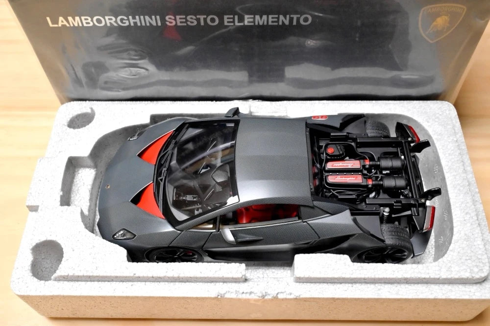 [AutoArt] 1:18 Lamborghini 2011 Sesto Elemento Black Model Car Die-Cast