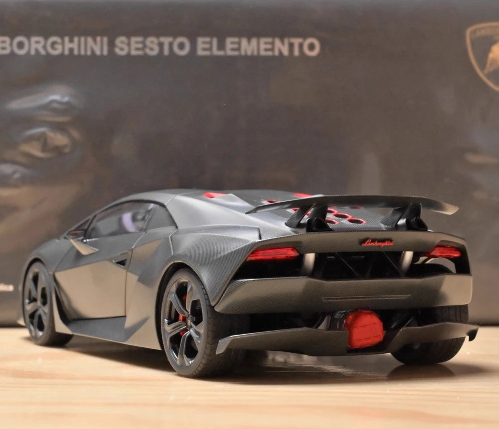 [AutoArt] 1:18 Lamborghini 2011 Sesto Elemento Black Model Car Die-Cast