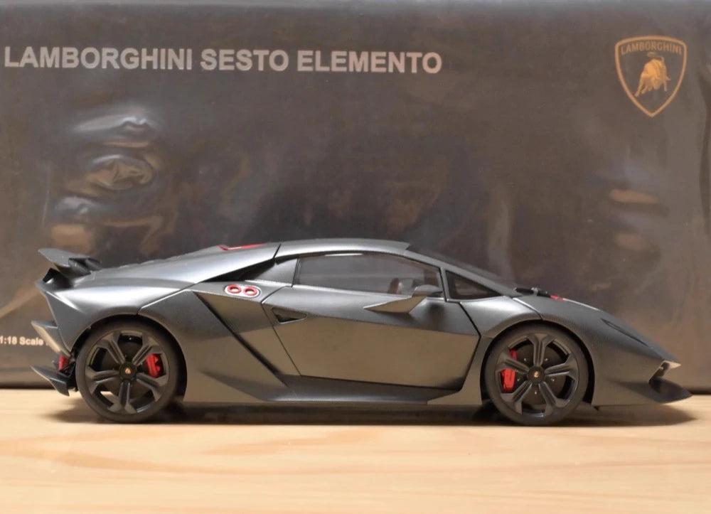 [AutoArt] 1:18 Lamborghini 2011 Sesto Elemento Black Model Car Die-Cast