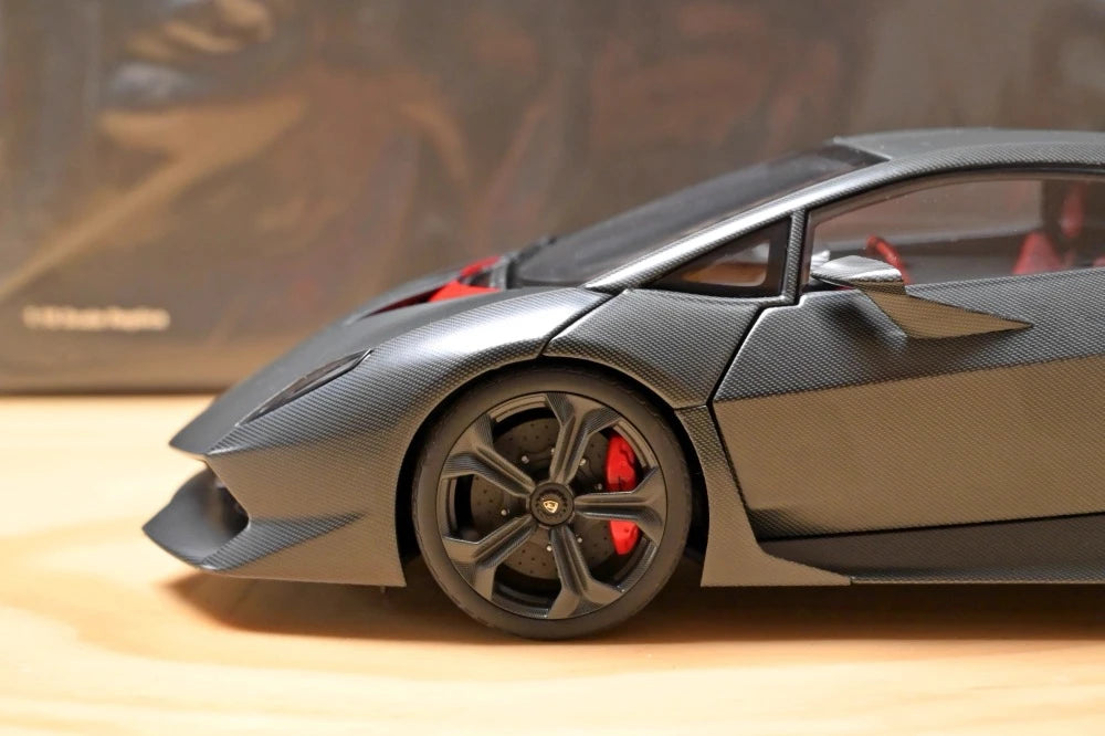 [AutoArt] 1:18 Lamborghini 2011 Sesto Elemento Black Model Car Die-Cast
