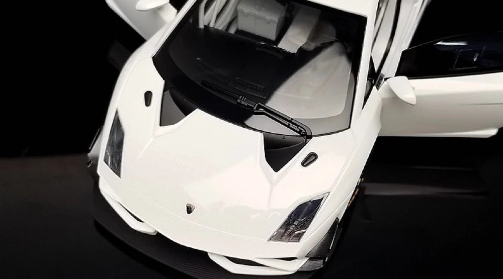 [AutoArt] 1:18 Lamborghini 2013 Gallardo GT3 FL2 White Model Car Die-Cast