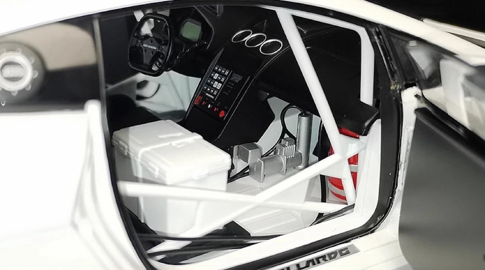 [AutoArt] 1:18 Lamborghini 2013 Gallardo GT3 FL2 White Model Car Die-Cast