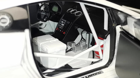 [AutoArt] 1:18 Lamborghini 2013 Gallardo GT3 FL2 White Model Car Die-Cast