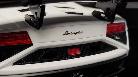[AutoArt] 1:18 Lamborghini 2013 Gallardo GT3 FL2 White Model Car Die-Cast