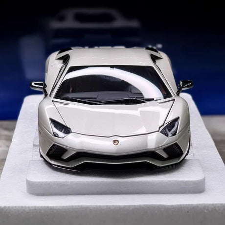 [AutoArt] 1:18 Lamborghini 2017 Aventador S Silver Model Car Die-Cast