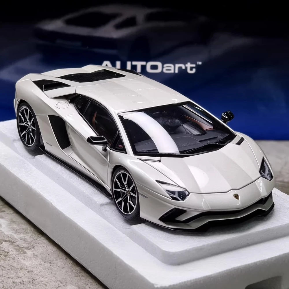 [AutoArt] 1:18 Lamborghini 2017 Aventador S Silver Model Car Die-Cast