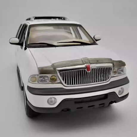 [Autoart] 1:18 Lincoln 2003 Navigator White Model Car Die-Cast