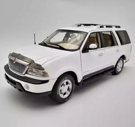 [Autoart] 1:18 Lincoln 2003 Navigator White Model Car Die-Cast