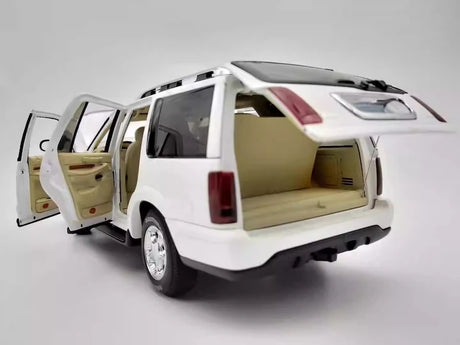 [Autoart] 1:18 Lincoln 2003 Navigator White Model Car Die-Cast