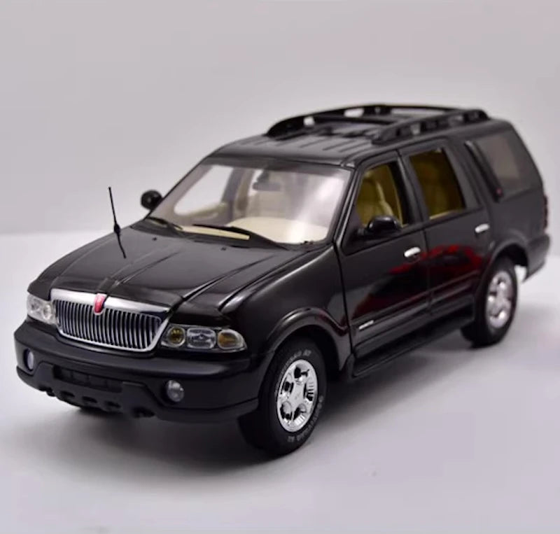 [Autoart] 1:18 Lincoln 2003 Navigator zwart modelauto Die-Cast
