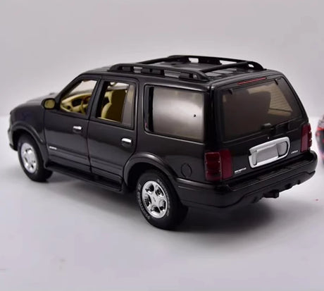 [Autoart] 1:18 Lincoln 2003 Navigator Black Model Car Die-Cast