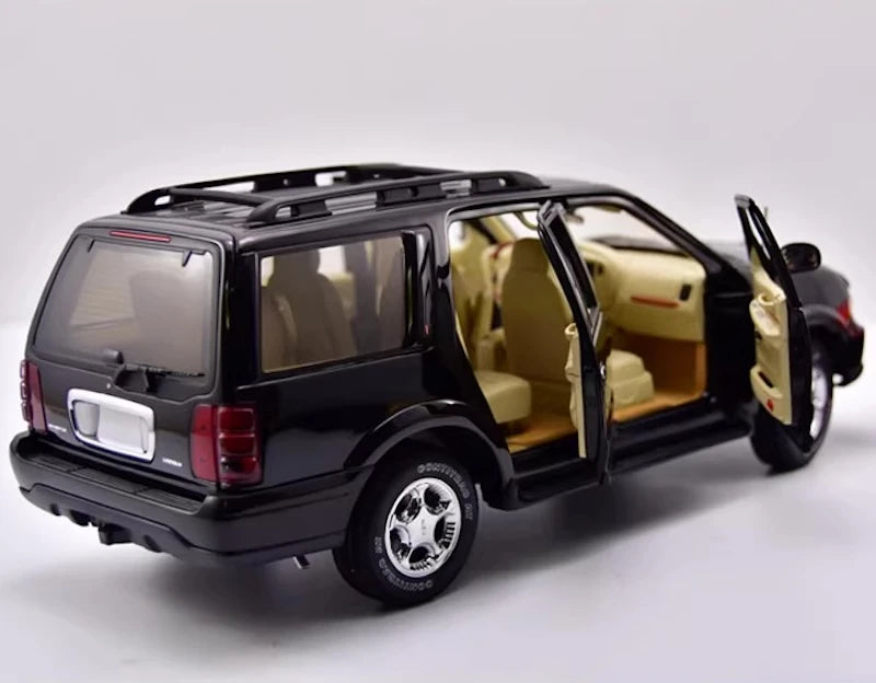 [Autoart] 1:18 Lincoln 2003 Navigator Black Model Car Die-Cast