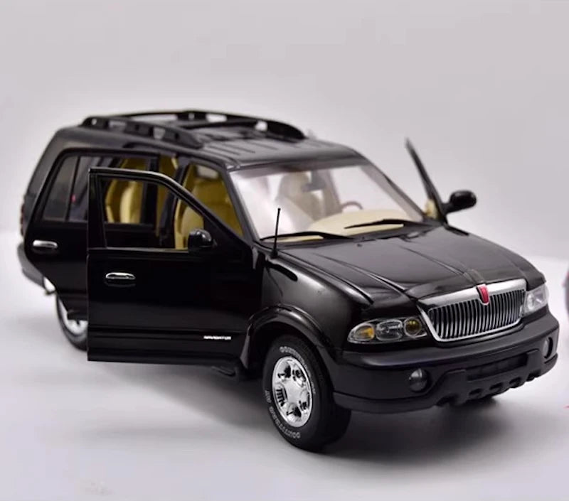 [Autoart] 1:18 Lincoln 2003 Navigator Black Model Car Die-Cast