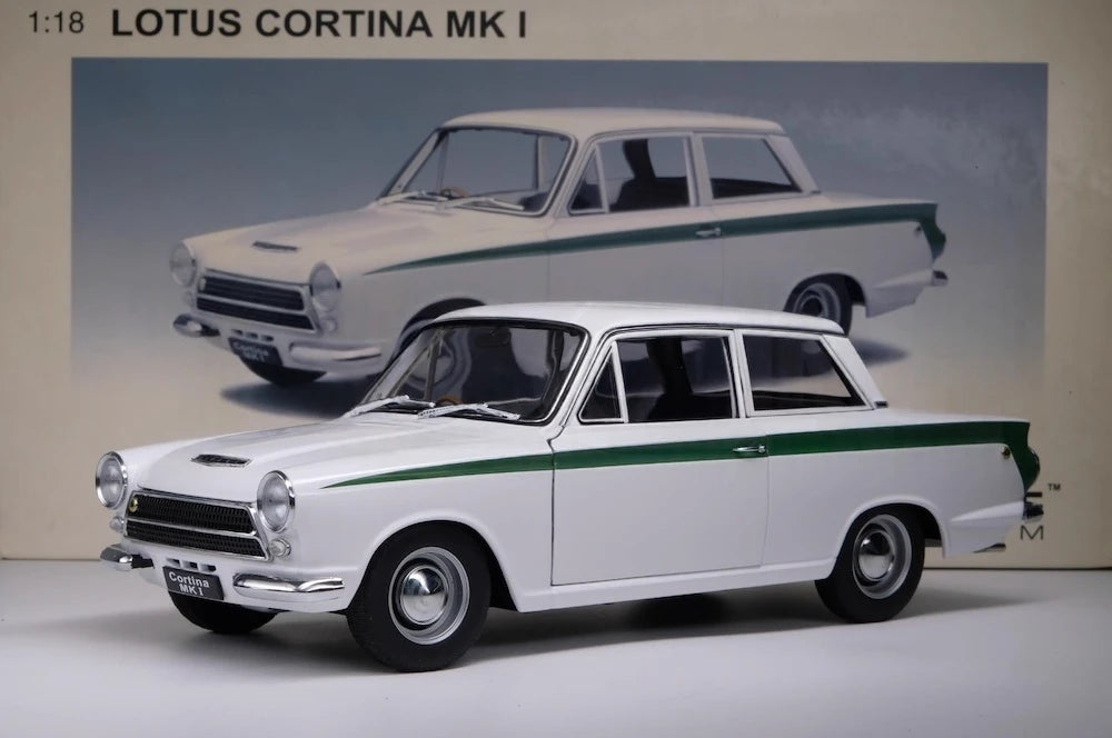 [AutoArt] 1:18 Lotus 1963 Cortina Mk1 bianco modellino di auto Die-Cast