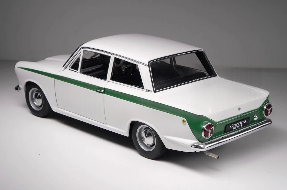 [AutoArt] 1:18 Lotus 1963 Cortina Mk1 bianco modellino di auto Die-Cast