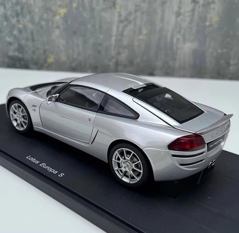[AutoArt] 1:18 Lotus 2006 Europa S Silver Model Car Die-Cast
