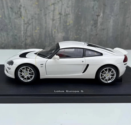 [AutoArt] 1:18 Lotus 2006 Europa S White Model Car Die-Cast