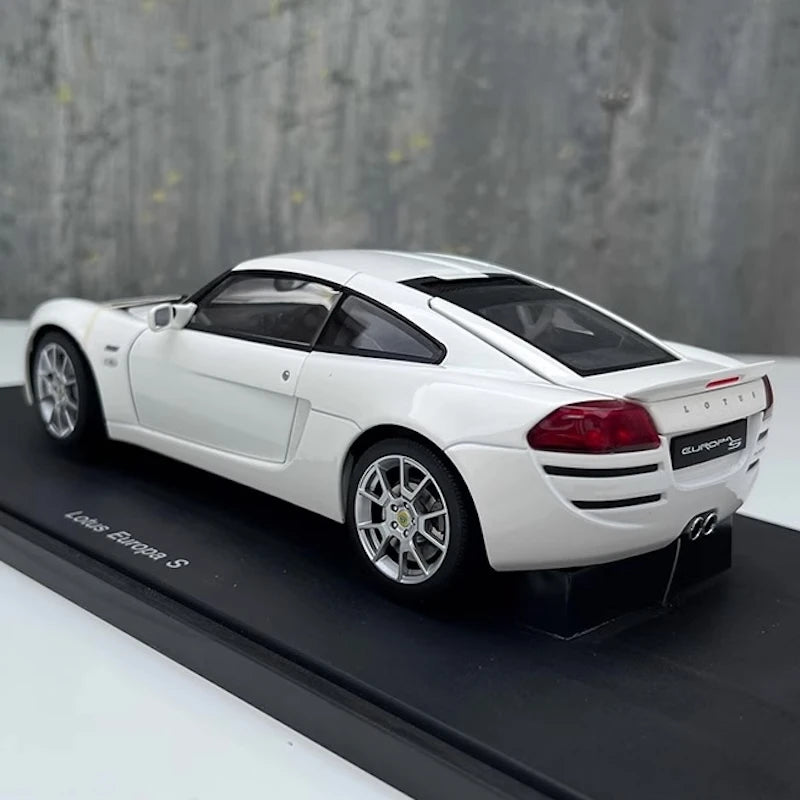 [AutoArt] 1:18 Lotus 2006 Europa S White Model Car Die-Cast