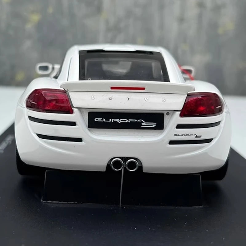 [AutoArt] 1:18 Lotus 2006 Europa S bianco modellino di auto Die-Cast