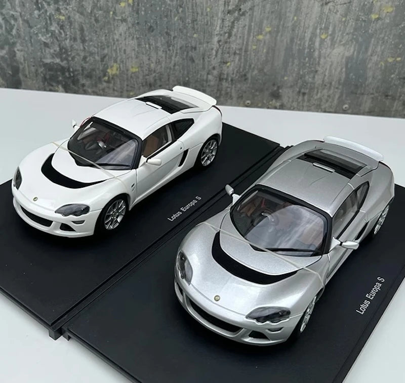 [AutoArt] 1:18 Lotus 2006 Europa S bianco modellino di auto Die-Cast