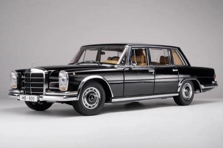 [AutoArt] 1:18 Mercedes-Benz 1963 600 Pullman W100 Black Model Car Die-Cast
