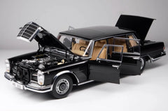 [AutoArt] 1:18 Mercedes-Benz 1963 600 Pullman W100 Black Model Car Die-Cast