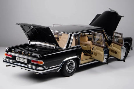 [AutoArt] 1:18 Mercedes-Benz 1963 600 Pullman W100 Black Model Car Die-Cast