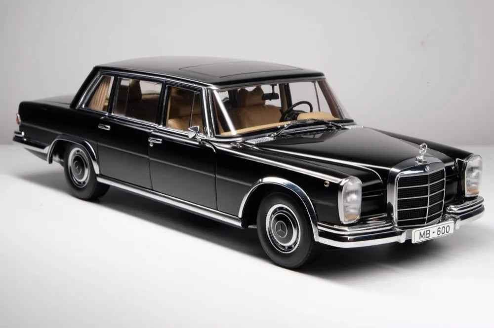 [AutoArt] 1:18 Mercedes-Benz 1963 600 Pullman W100 Black Model Car Die-Cast