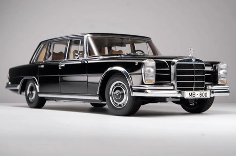 [AutoArt] 1:18 Mercedes-Benz 1963 600 Pullman W100 Black Model Car Die-Cast