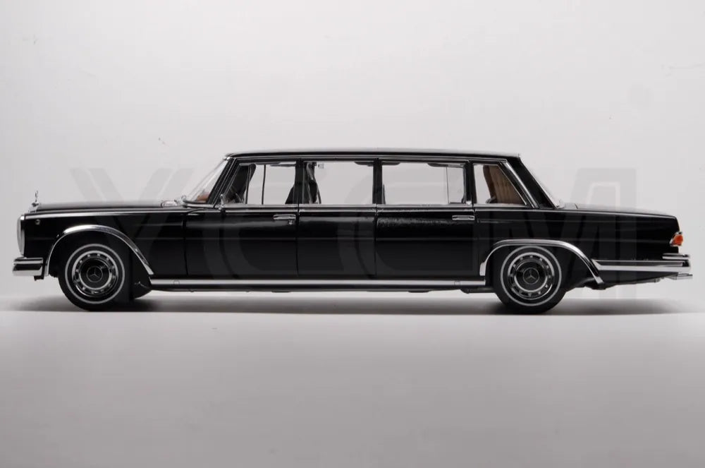 [AutoArt] 1:18 Mercedes-Benz 1963 600 Pullman W100 LWB Black Model Car Die-Cast
